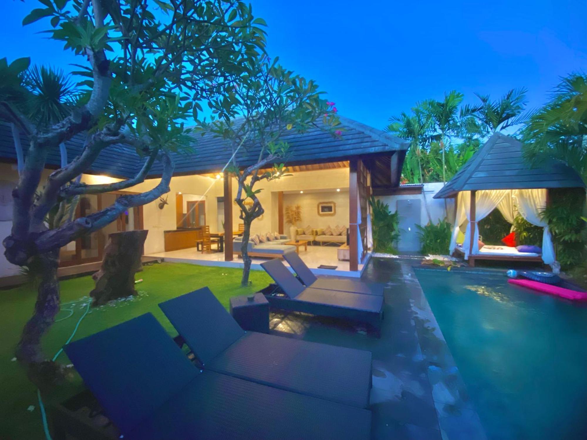 Nil Villa Seminyak Екстериор снимка